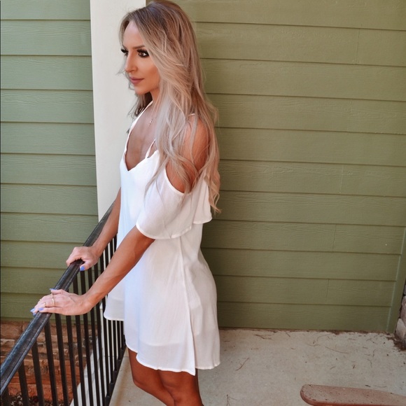 Detailed Back White Dress - Picture 4 of 4